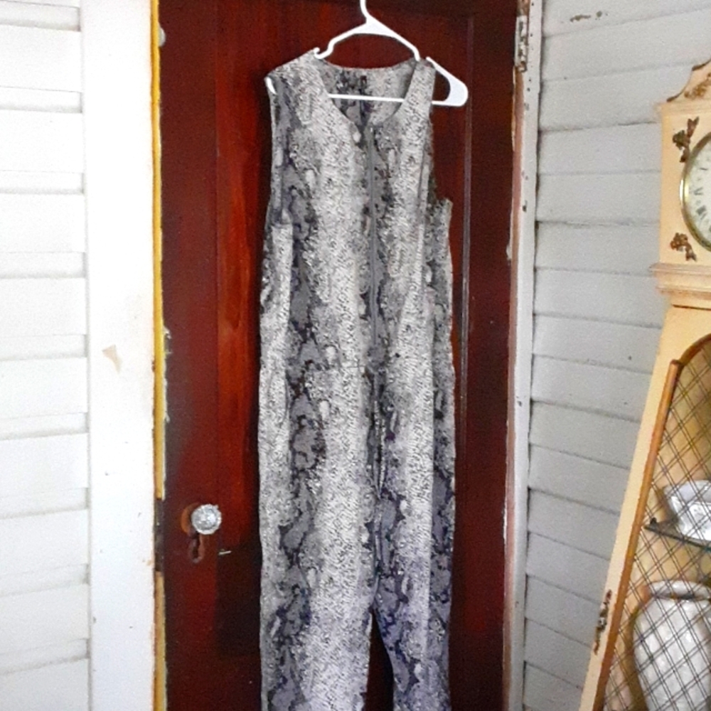 View by Walter Baker sz 16 put 22 inches  snakeskin print jumpsuit gathered wais